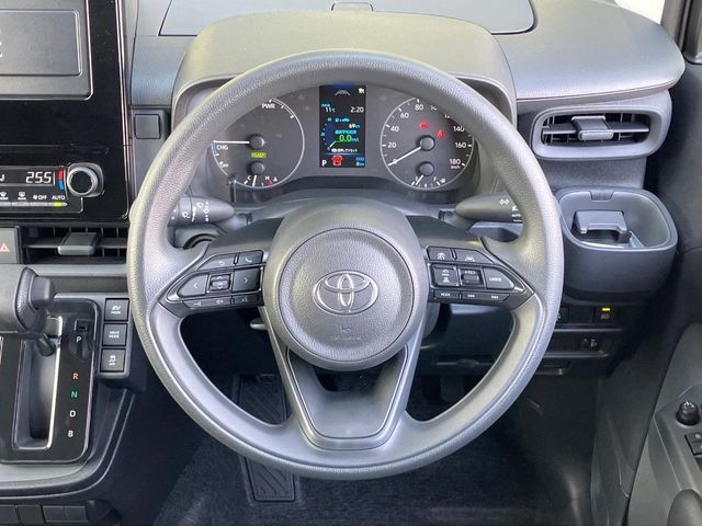 TOYOTA SIENTA HYBRID 2025