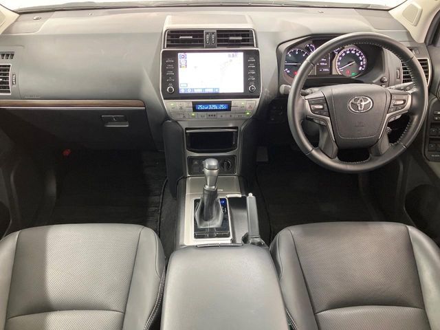 TOYOTA LANDCRUISER PRADO 2023