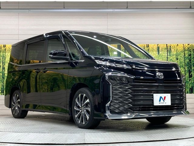 TOYOTA VOXY 2022