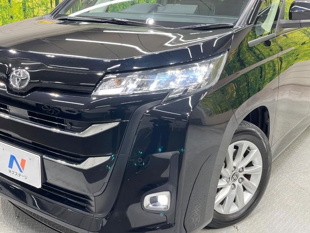 TOYOTA NOAH 2022