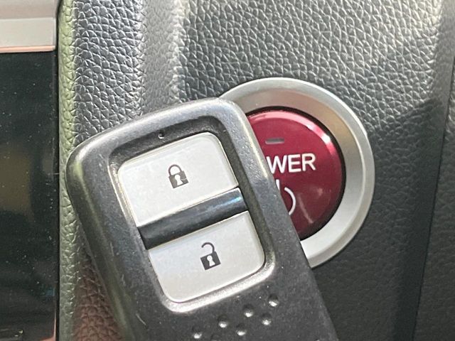 HONDA FIT HYBRID 2017