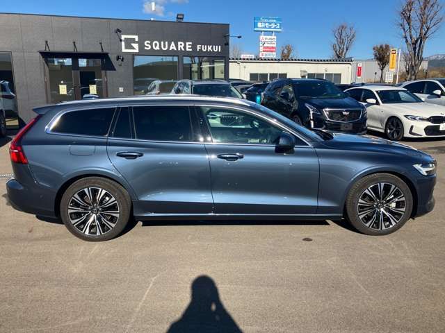 VOLVO VOLVO V60 2023