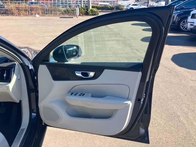 VOLVO VOLVO V60 2023