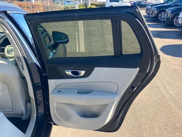 VOLVO VOLVO V60 2023