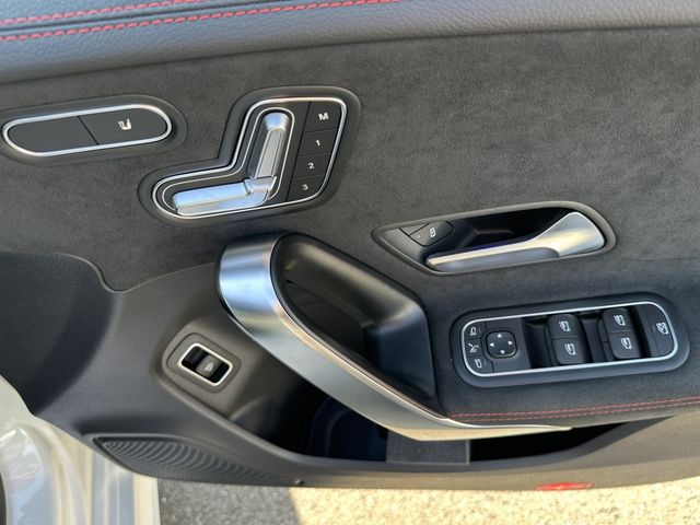 MERCEDES BENZ MERCEDES BENZ CLA class 2024