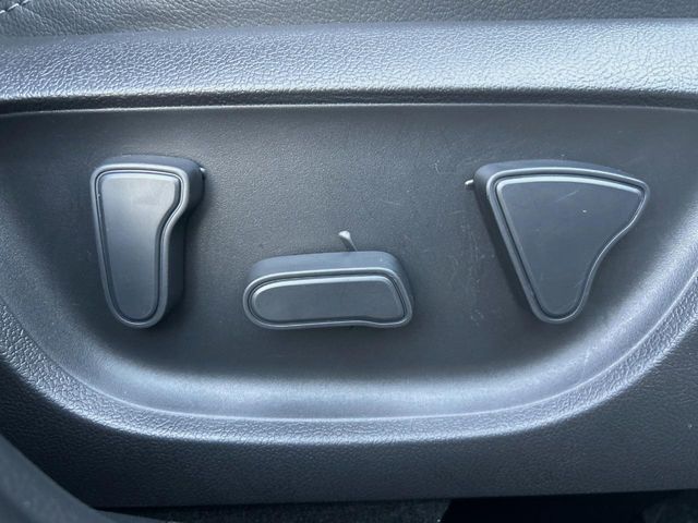 TOYOTA YARIS CROSS HYBRID 2025