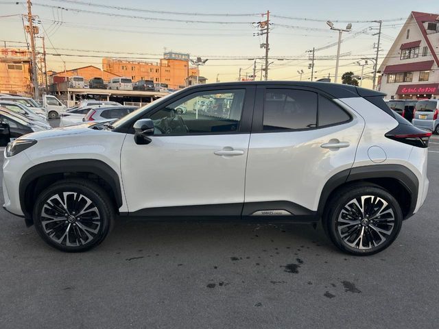 TOYOTA YARIS CROSS HYBRID 2025