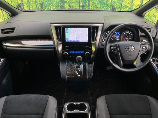 TOYOTA ALPHARD 2022