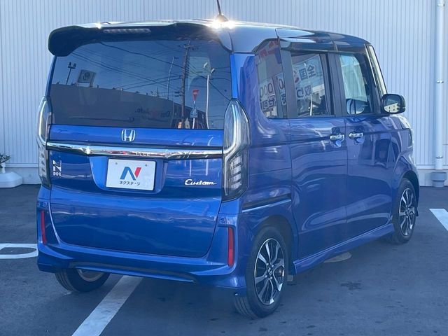 HONDA N BOX CUSTOM 2017