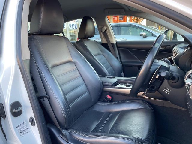 TOYOTA LEXUS IS300h 2013