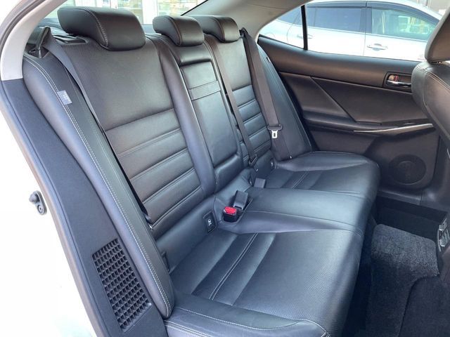 TOYOTA LEXUS IS300h 2013