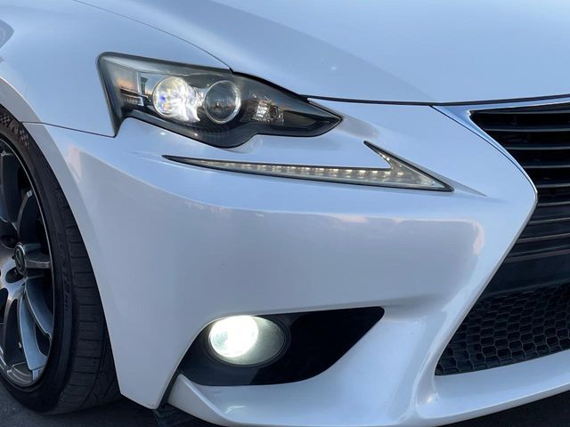 TOYOTA LEXUS IS300h 2013