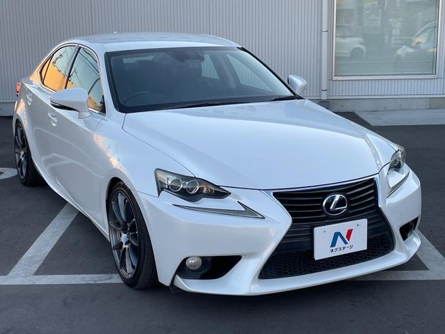 TOYOTA LEXUS IS300h 2013