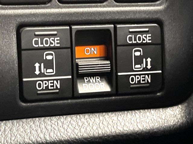 TOYOTA ESQUIRE HYBRID 2015