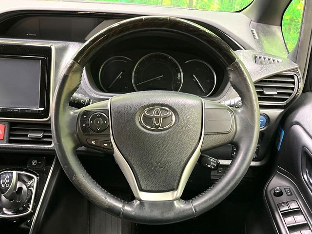 TOYOTA ESQUIRE HYBRID 2015