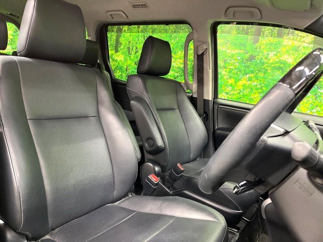 TOYOTA ESQUIRE HYBRID 2015