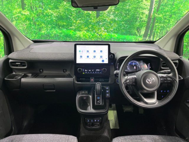 TOYOTA SIENTA HYBRID 2023