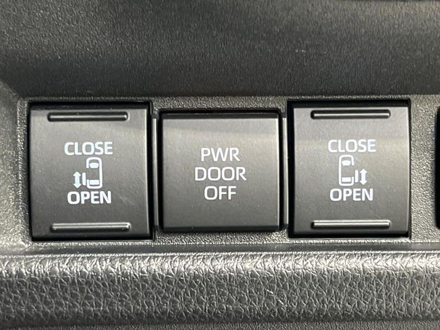 TOYOTA SIENTA HYBRID 2023