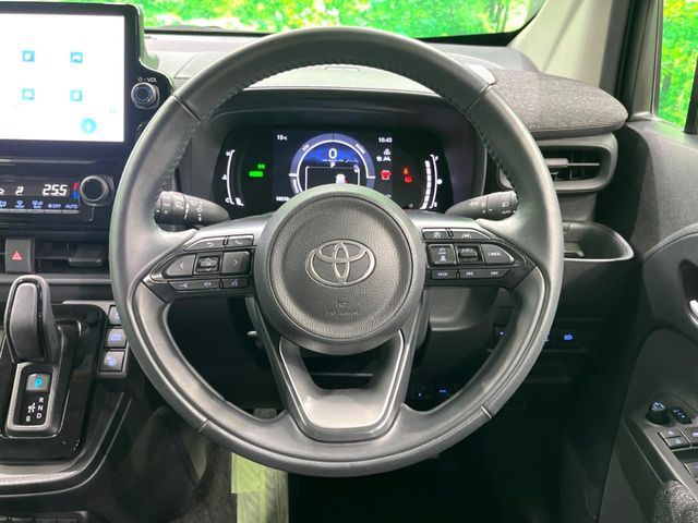 TOYOTA SIENTA HYBRID 2023