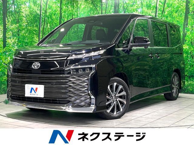 TOYOTA VOXY 2023