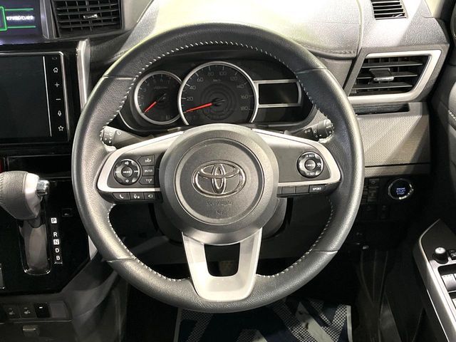 TOYOTA ROOMY 2022