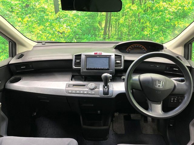 HONDA FREED 2009