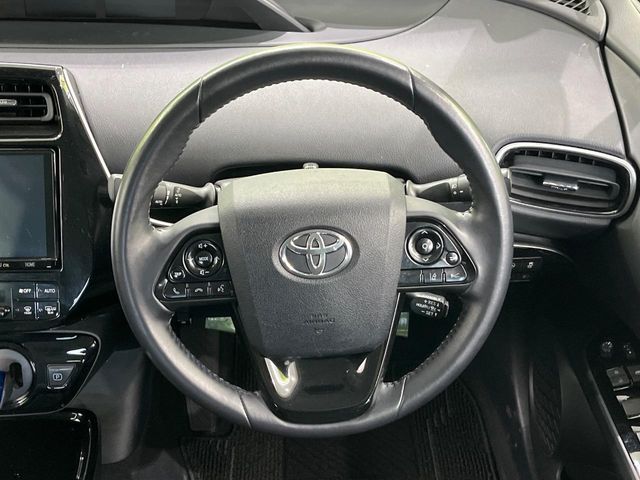 TOYOTA PRIUS 2019