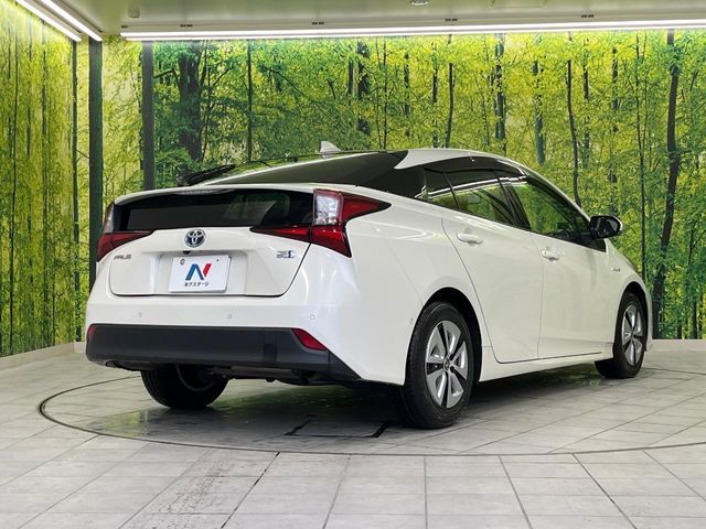 TOYOTA PRIUS 2019