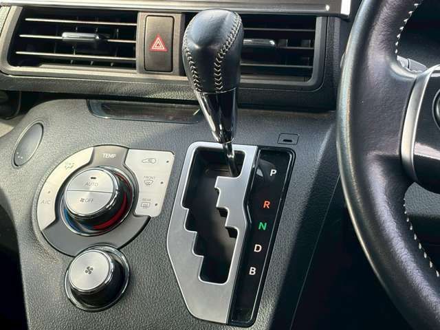 TOYOTA SIENTA HYBRID 2019