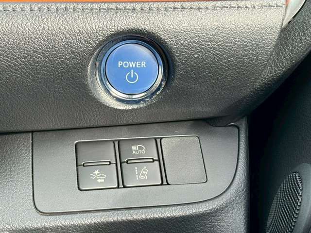 TOYOTA SIENTA HYBRID 2019