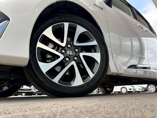 TOYOTA SIENTA HYBRID 2019