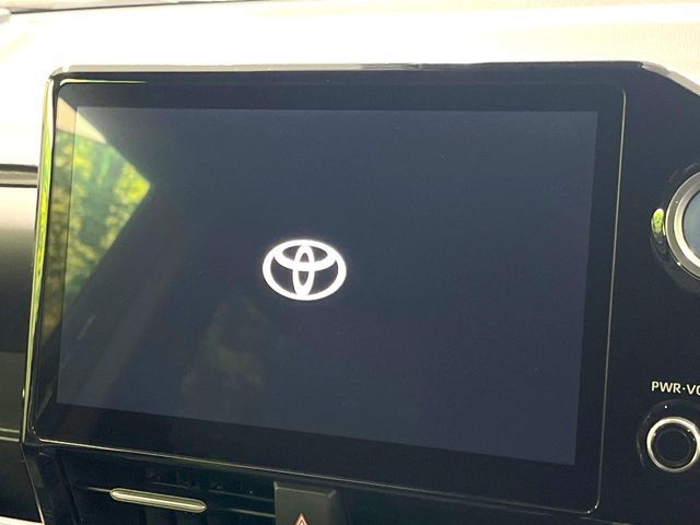 TOYOTA VOXY HYBRID 2022