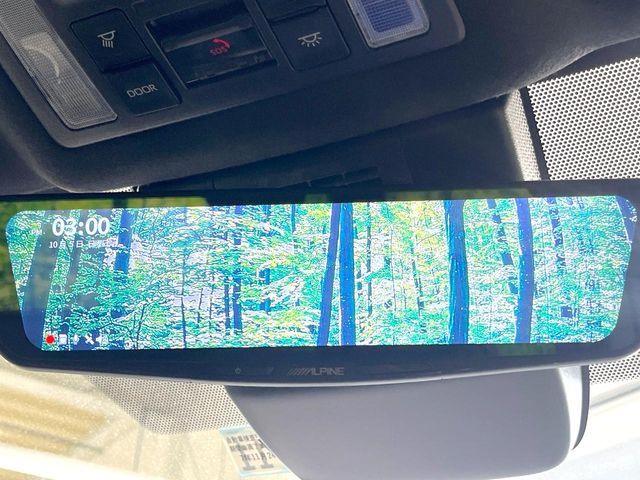 TOYOTA VOXY HYBRID 2022