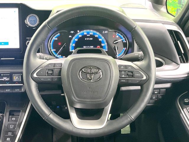 TOYOTA VOXY HYBRID 2022