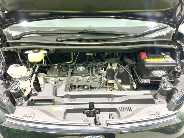 TOYOTA VOXY HYBRID 2022