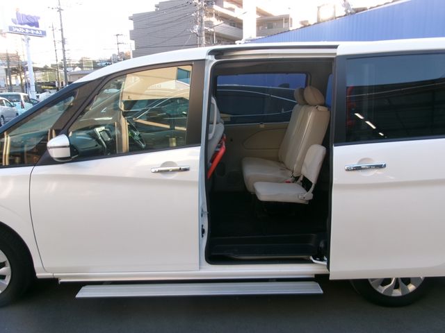 NISSAN SERENA  WG 2018
