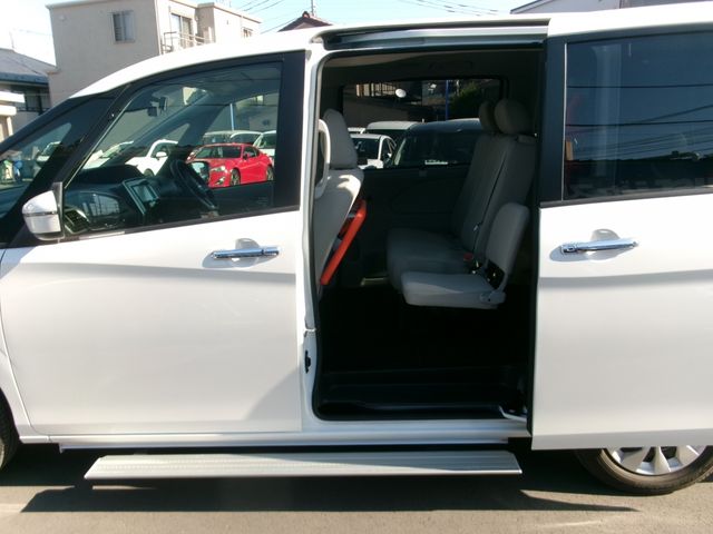 NISSAN SERENA  WG 2018