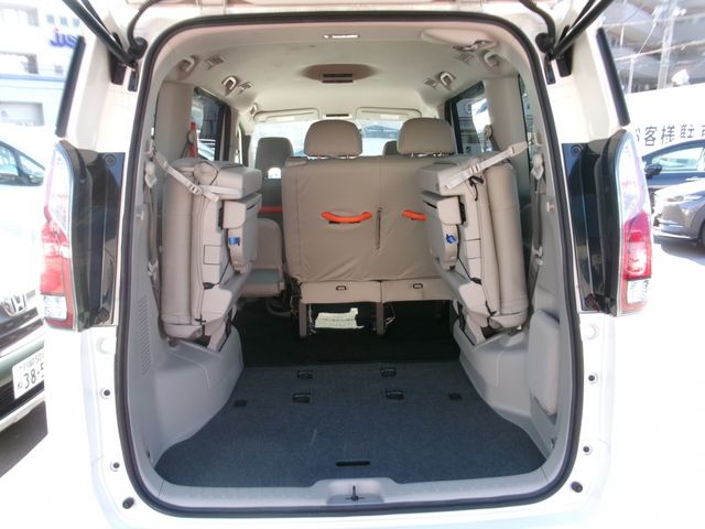 NISSAN SERENA  WG 2018