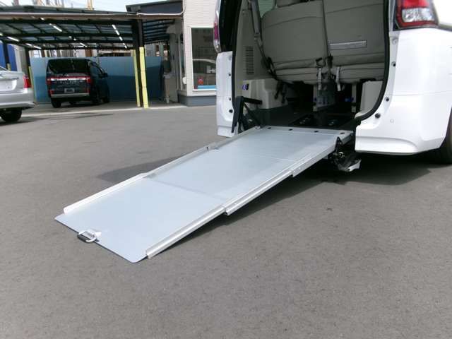 NISSAN SERENA  WG 2018