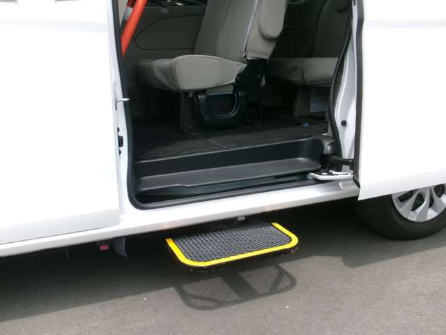 NISSAN SERENA  WG 2018