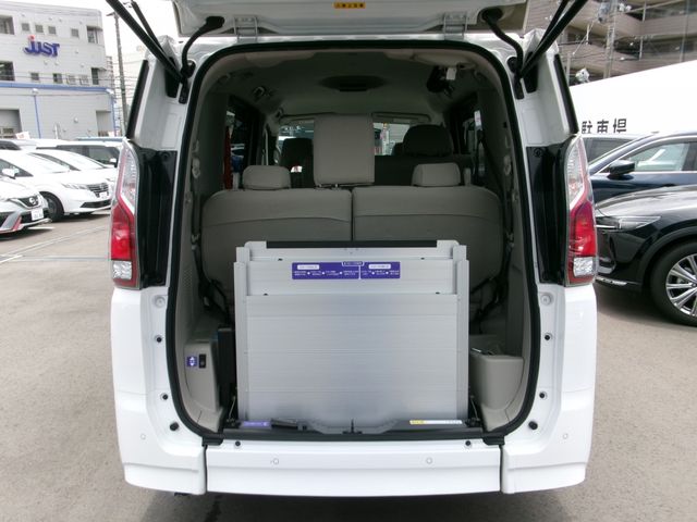 NISSAN SERENA  WG 2018