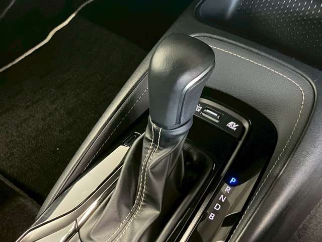 TOYOTA COROLLA TOURING HYBRID 4WD 2022