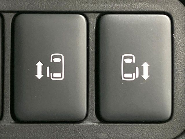 MITSUBISHI DELICA D:5 4WD 2023