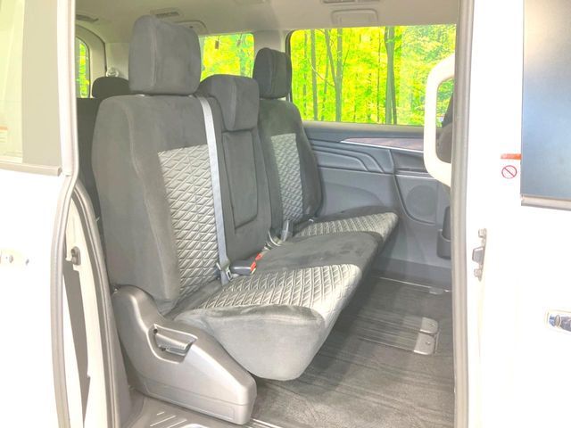 MITSUBISHI DELICA D:5 4WD 2023