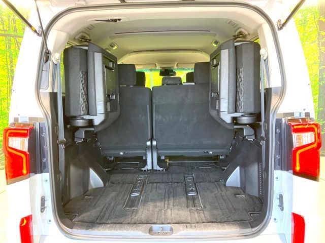 MITSUBISHI DELICA D:5 4WD 2023