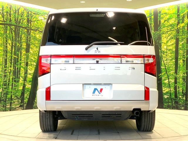 MITSUBISHI DELICA D:5 4WD 2023