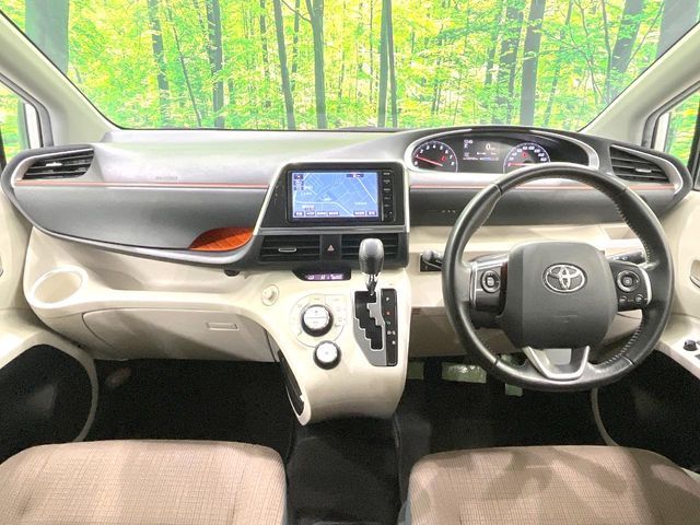 TOYOTA SIENTA 2016