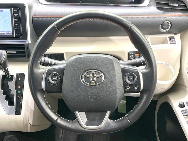 TOYOTA SIENTA 2016