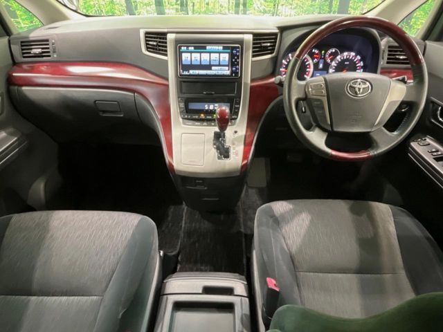 TOYOTA ALPHARD 2009