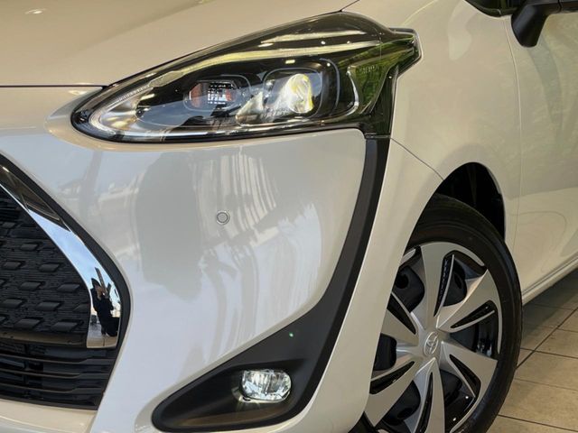 TOYOTA SIENTA HYBRID 2021